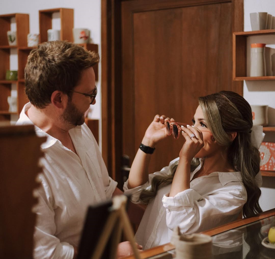 Contoh katalog pose prewedding untuk inspirasi pasangan